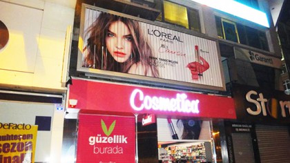 Large size vertical tri-vision billboard